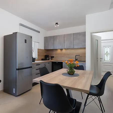 بيت للعطل Charmantes Mit Meerblick, 2 Fahrraeder, Grill, Privater Balkon, Waschmaschine بوريتش