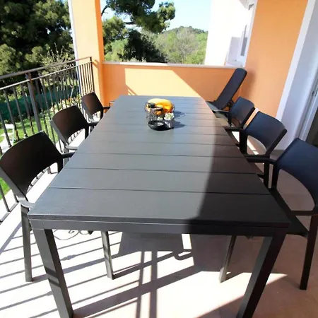 Dom wakacyjny Charmantes Mit Meerblick, 2 Fahrraeder, Grill, Privater Balkon, Waschmaschine Poreč