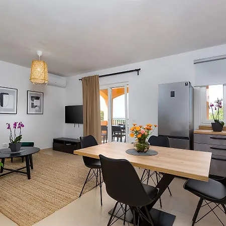 Charmantes Mit Meerblick, 2 Fahrraeder, Grill, Privater Balkon, Waschmaschine *