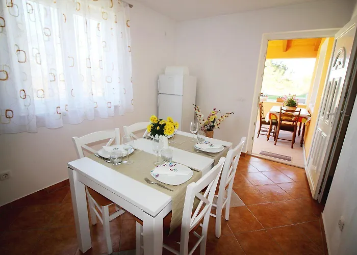 Charmantes Mit Meerblick, 2 Fahrraeder, Grill, Privater Balkon, Waschmaschine * Porec