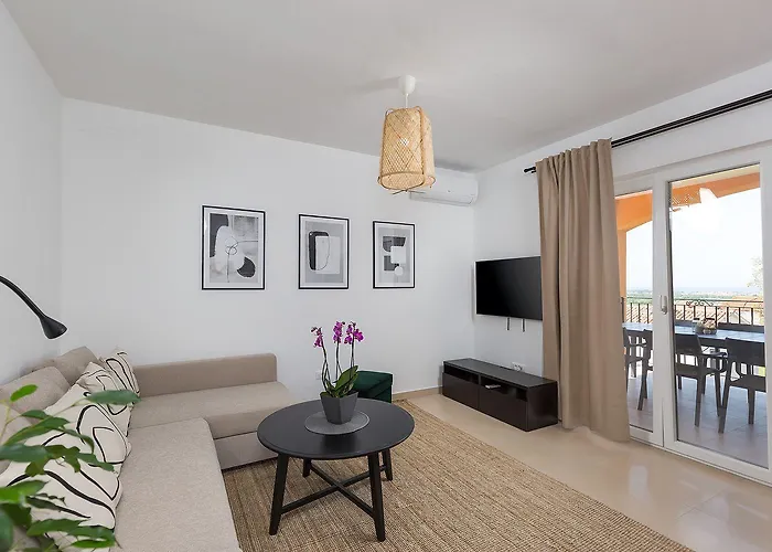 Charmantes Mit Meerblick, 2 Fahrraeder, Grill, Privater Balkon, Waschmaschine Porec