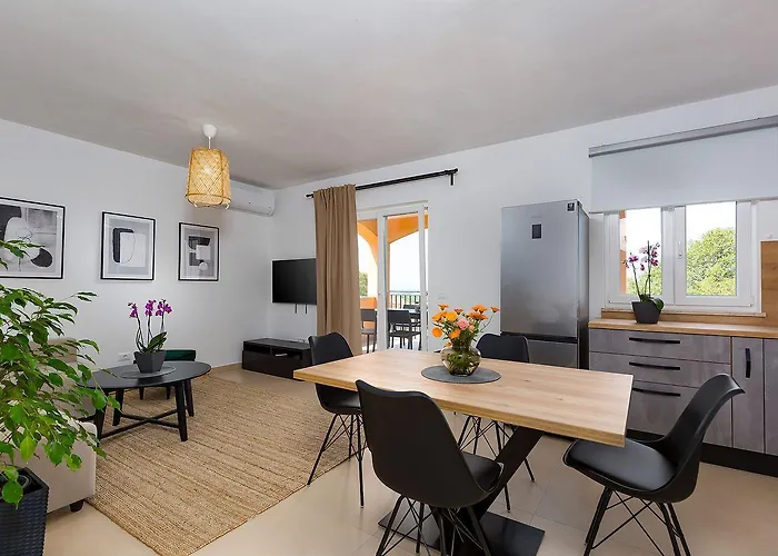 Charmantes Mit Meerblick, 2 Fahrraeder, Grill, Privater Balkon, Waschmaschine *